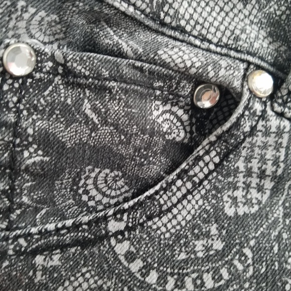Lane Bryant sz 20 decorative jean - Picture 3 of 4
